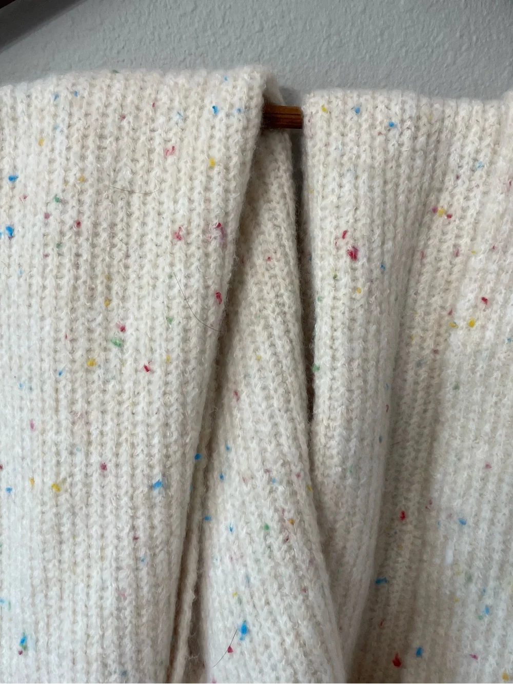 NWT House of Harlow 1960 Speckled Ribbed Knit Fringe Scarf in Cream/Oatmeal